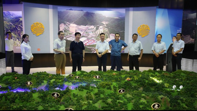 省人大常委會(huì)黨組書(shū)記、副主任王璽玉一行蒞臨金徽股份視察項(xiàng)目建設(shè)工作